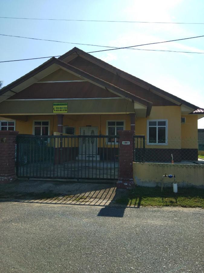 Davallia Homestay Dungun Extérieur photo
