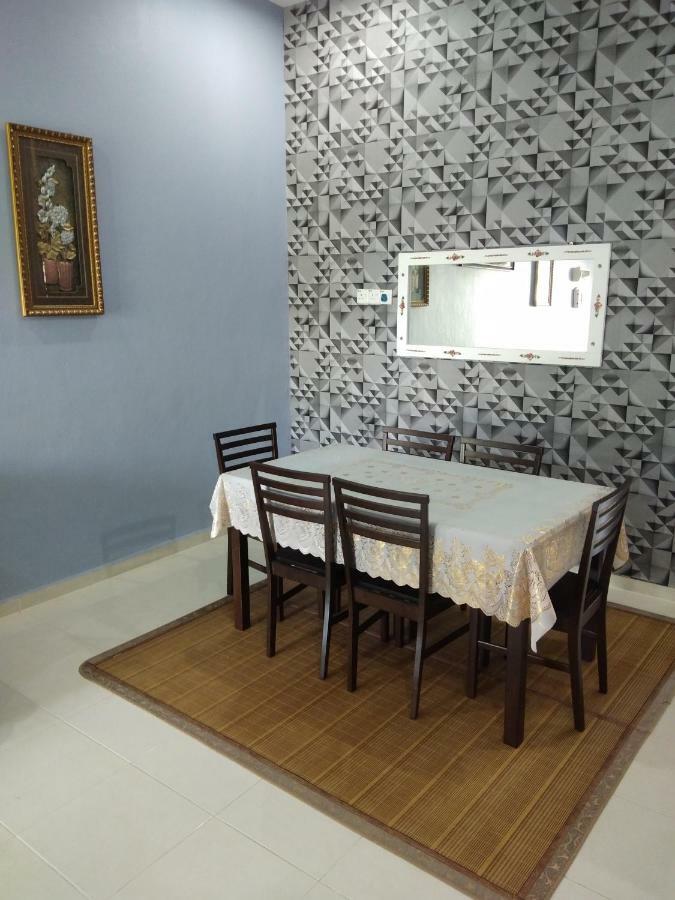 Davallia Homestay Dungun Extérieur photo
